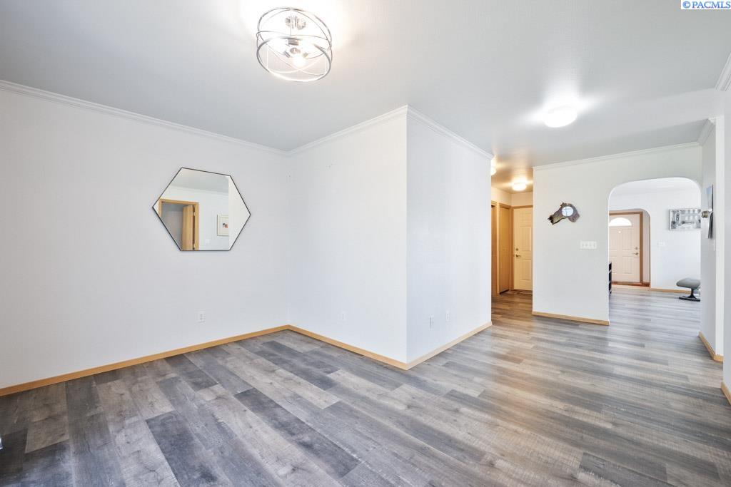 1501 SE Footloose