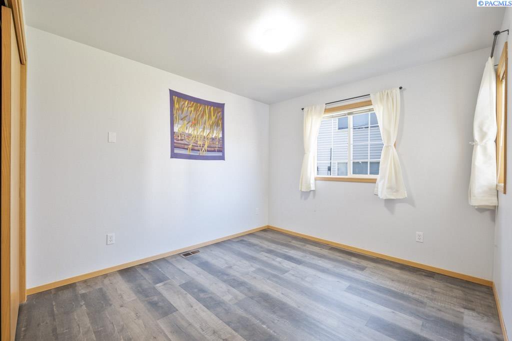 1501 SE Footloose