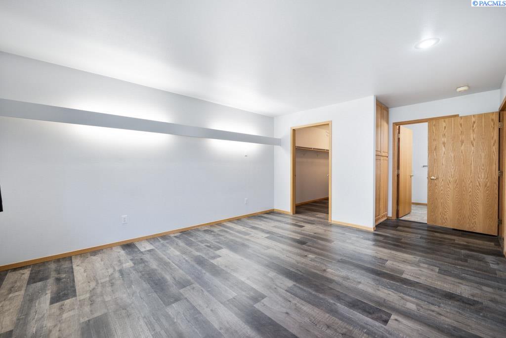 1501 SE Footloose