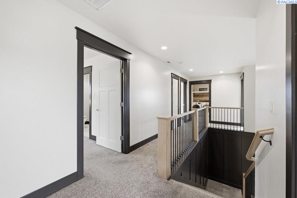 200 SW Barclay Ct.