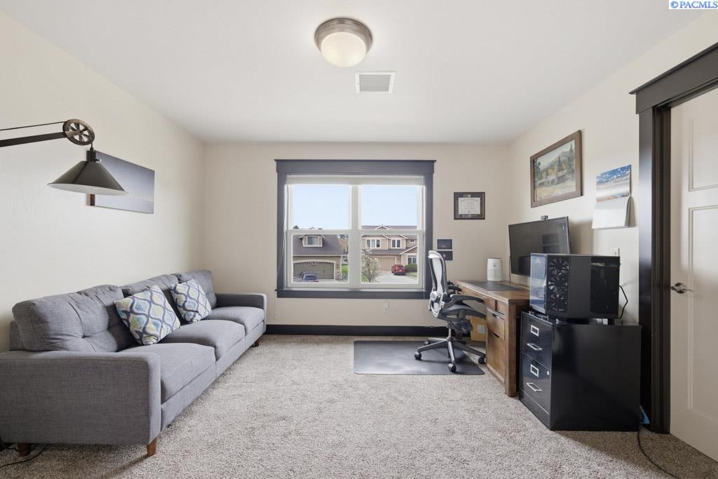 200 SW Barclay Ct.