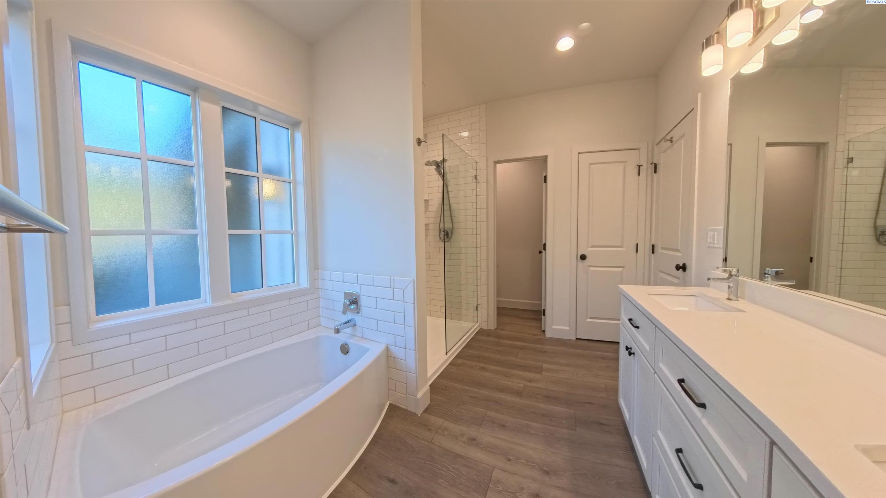 2045 NW Hidden View Ct #1 # 1