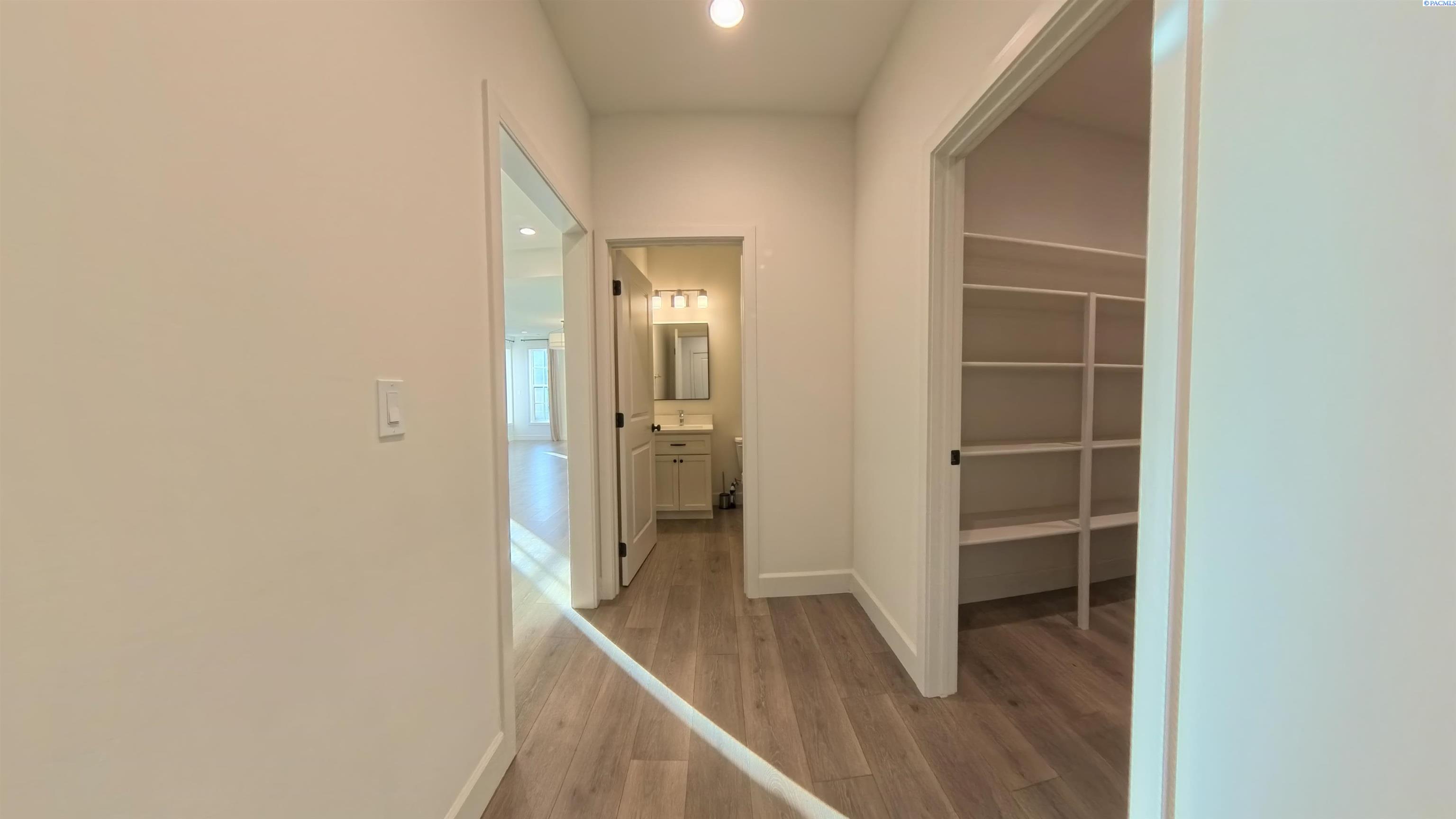 2045 NW Hidden View Ct #1 # 1