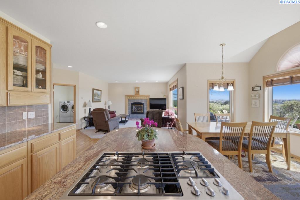 1525 NW Nicole Ct