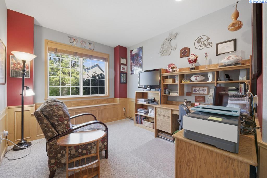 1525 NW Nicole Ct