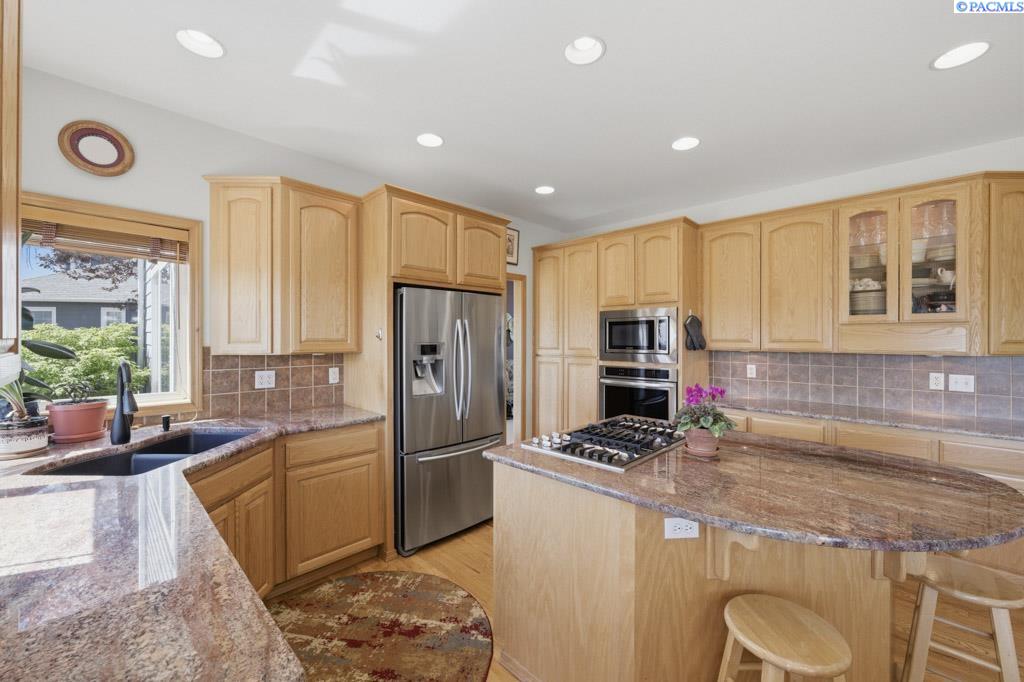 1525 NW Nicole Ct