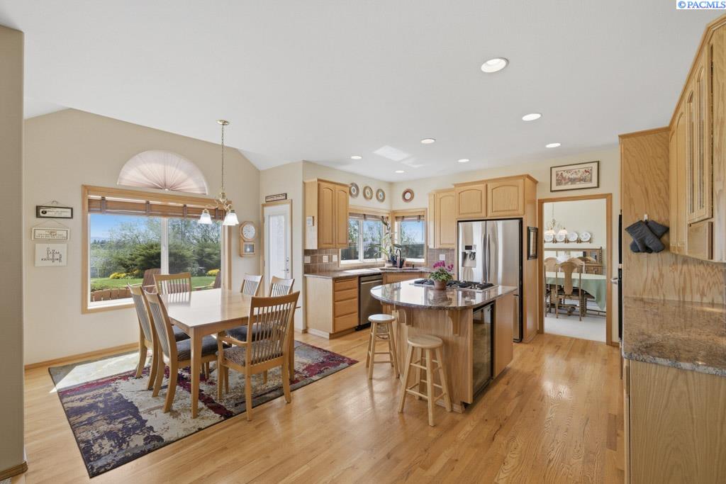 1525 NW Nicole Ct