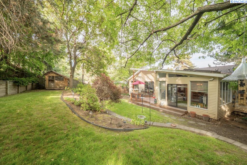 340 NW Larry Street