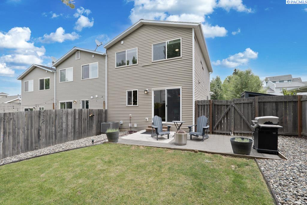 2345 NE Ridgeline Drive
