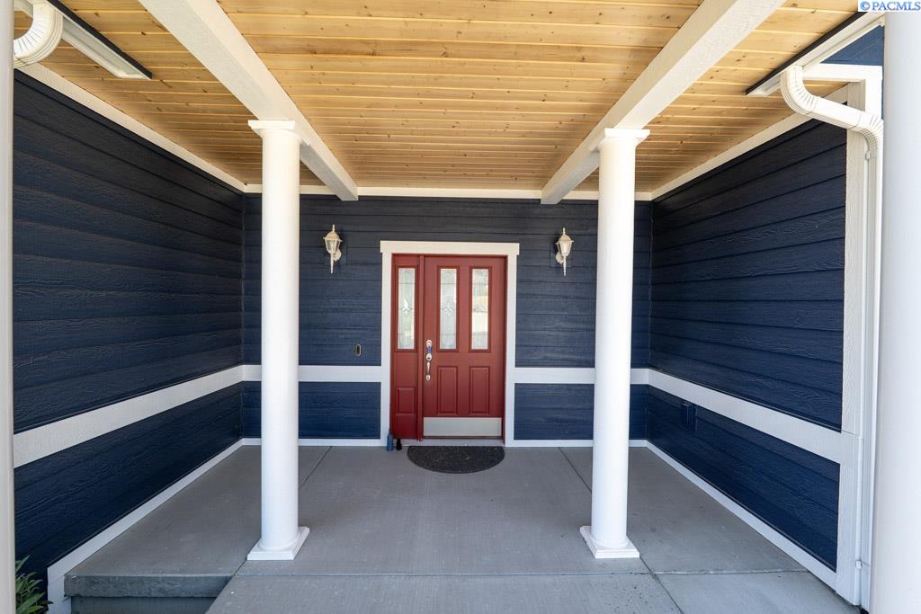 1505 SW Capri Ct