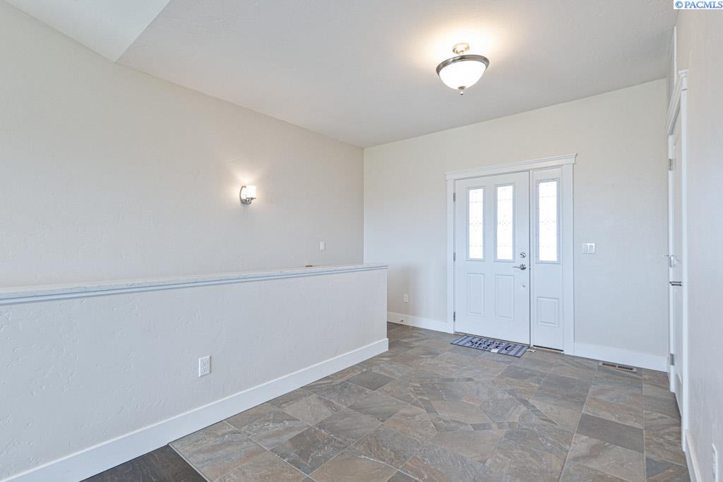 1505 SW Capri Ct