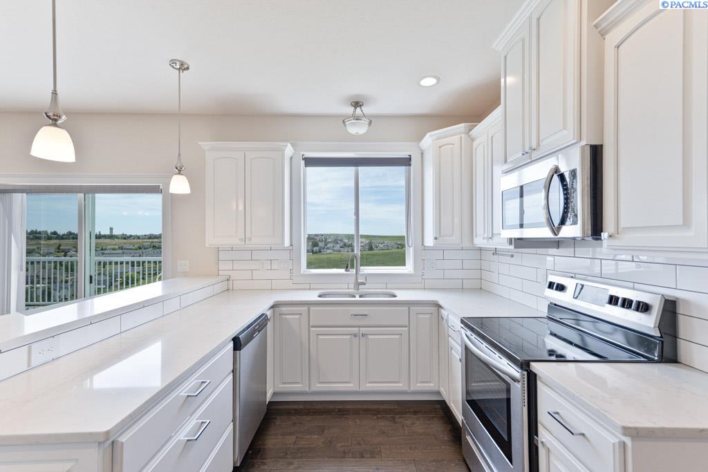1505 SW Capri Ct