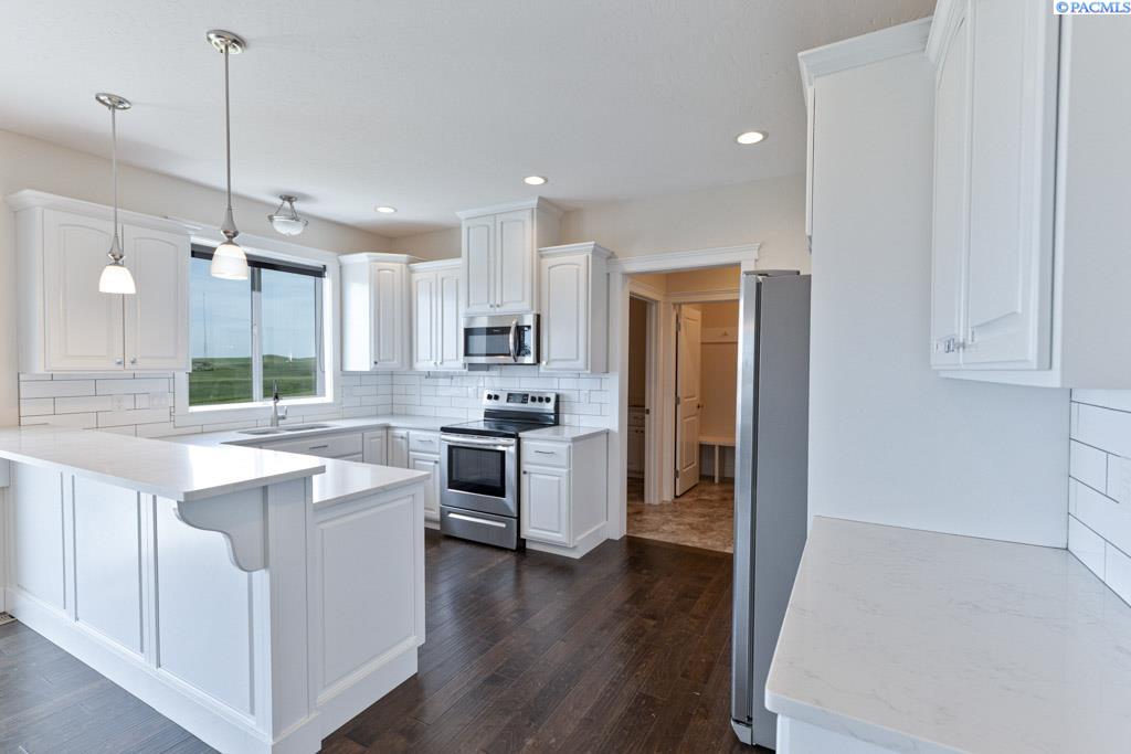 1505 SW Capri Ct