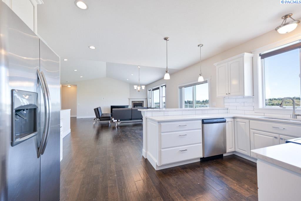 1505 SW Capri Ct