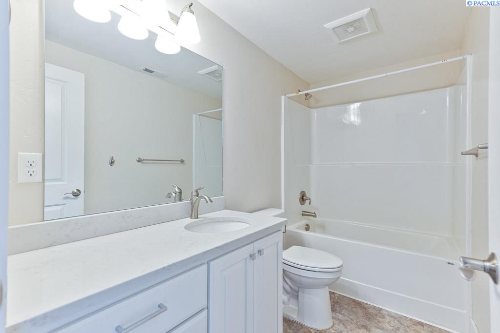 1505 SW Capri Ct