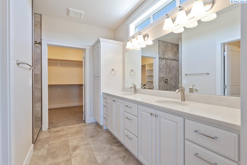1505 SW Capri Ct