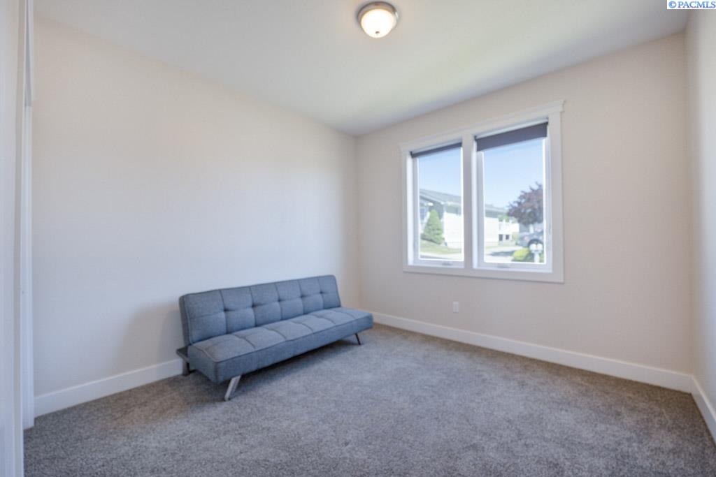 1505 SW Capri Ct