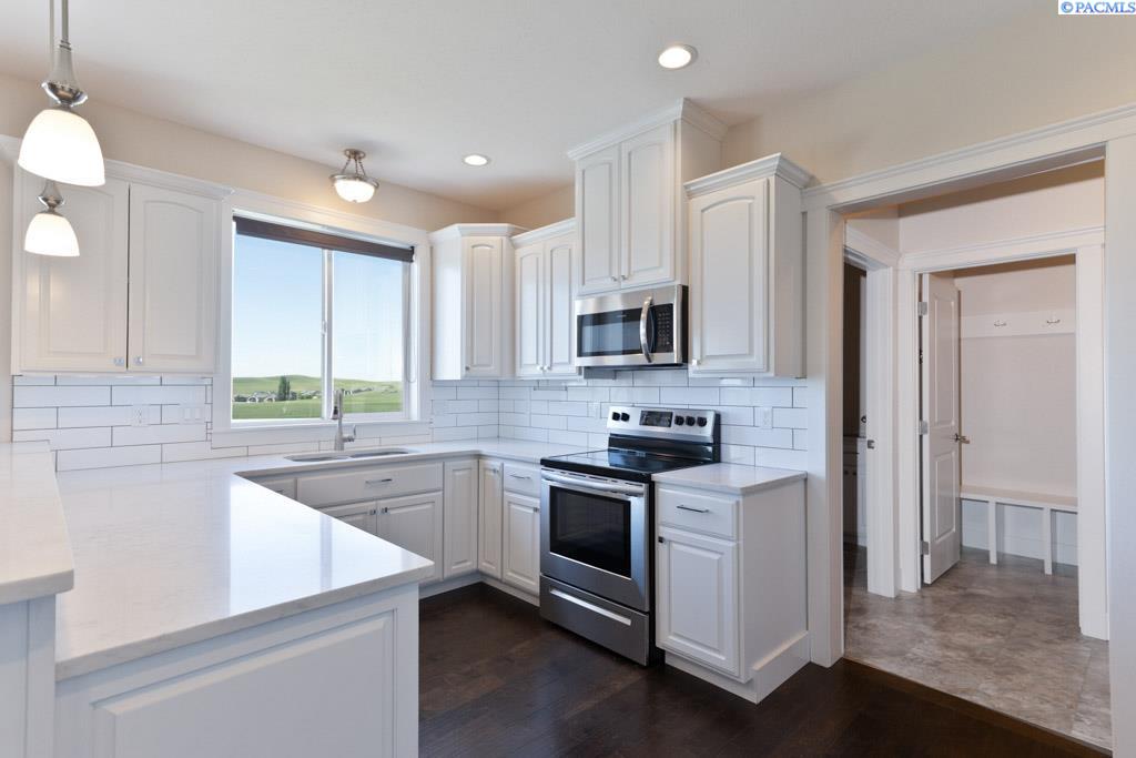 1505 SW Capri Ct