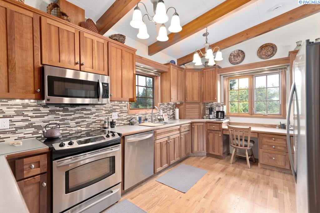 135 SW Elm Street