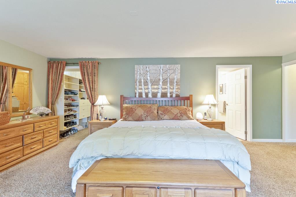 135 SW Elm Street