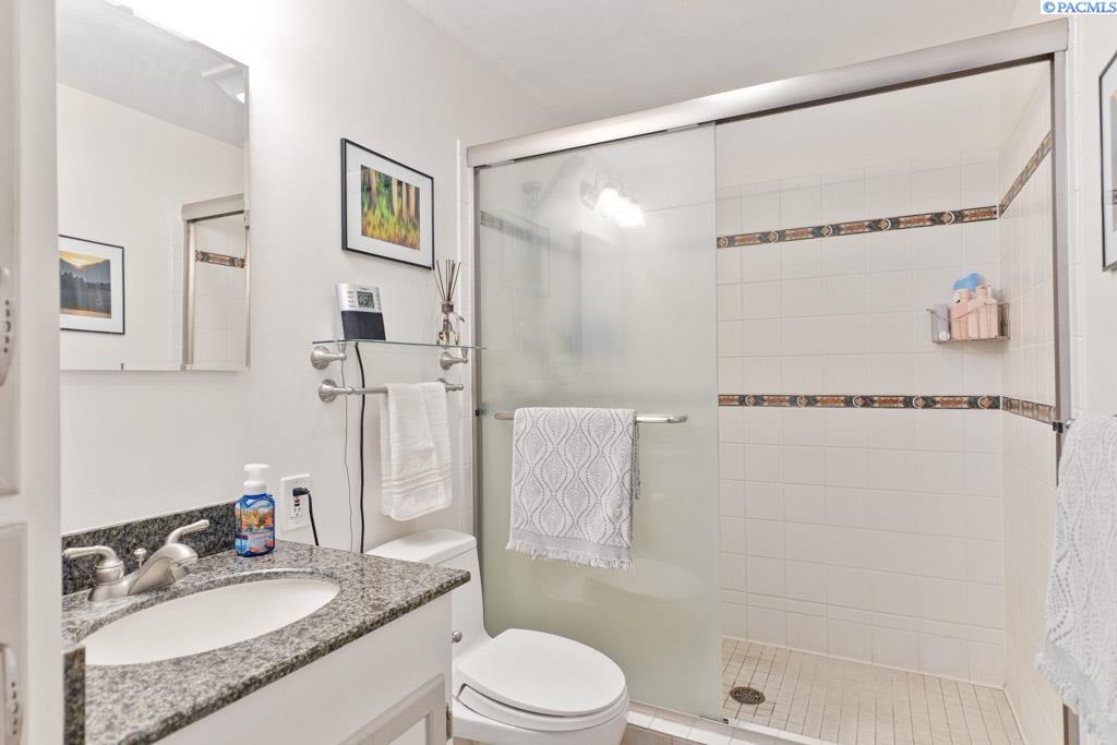 135 SW Elm Street
