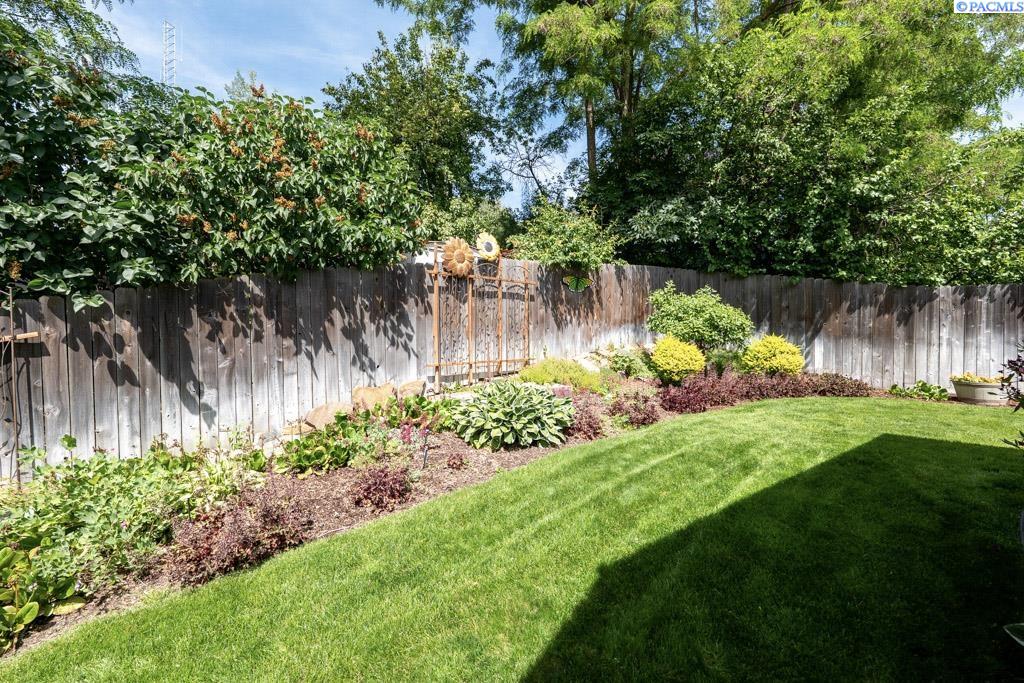 135 SW Elm Street