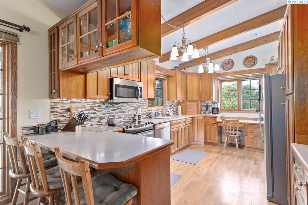 135 SW Elm Street