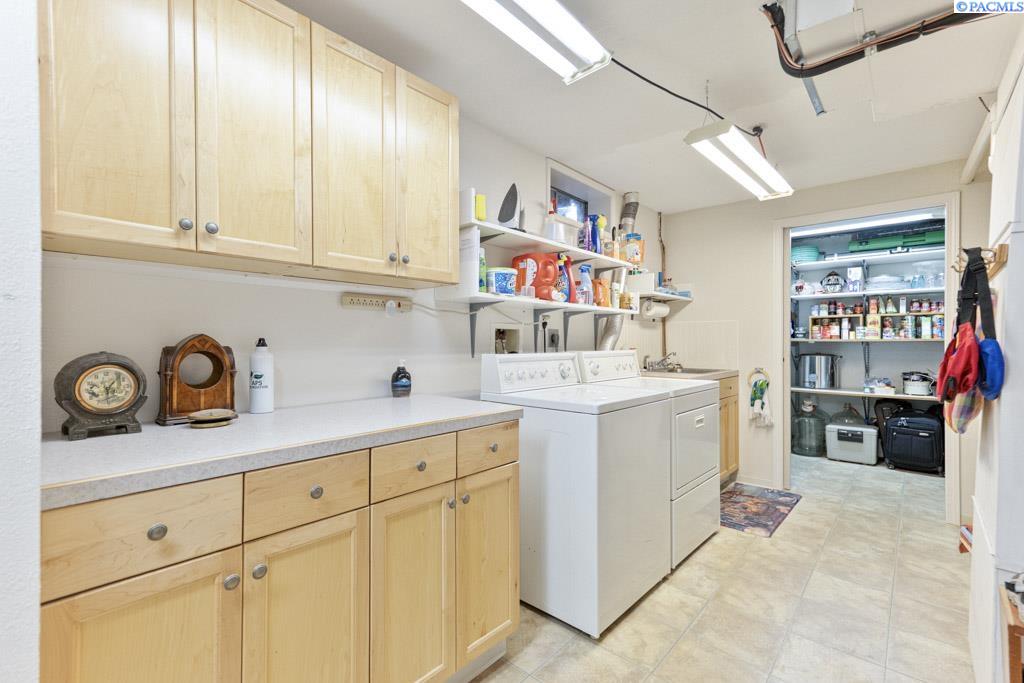 135 SW Elm Street