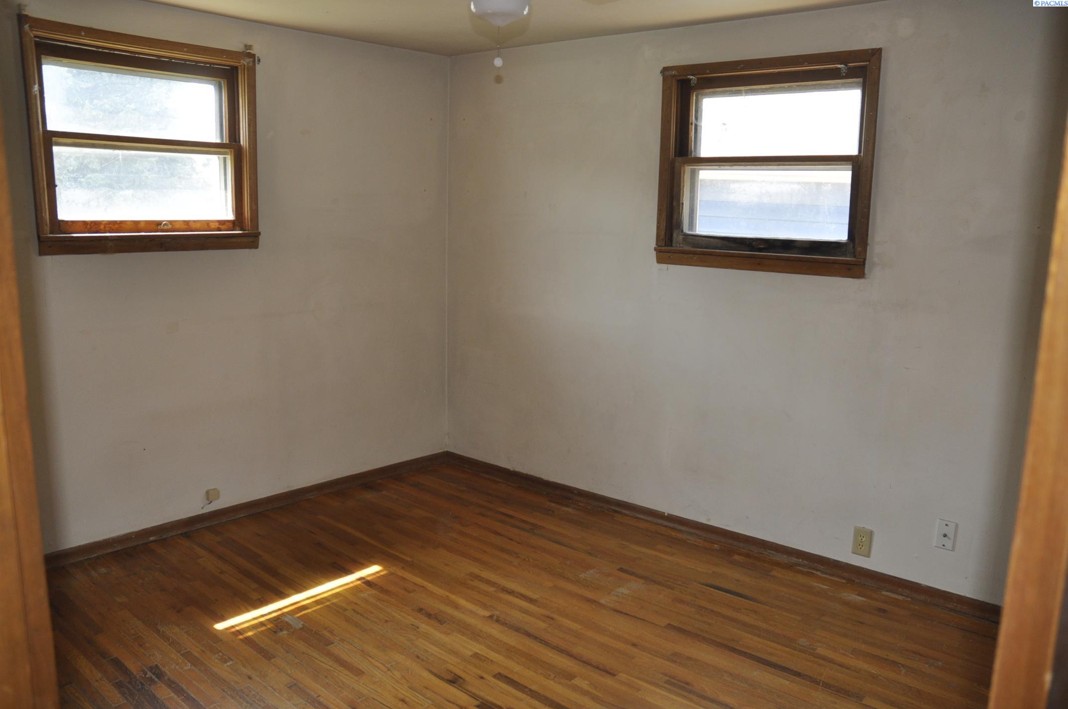 105 E 7th Street
