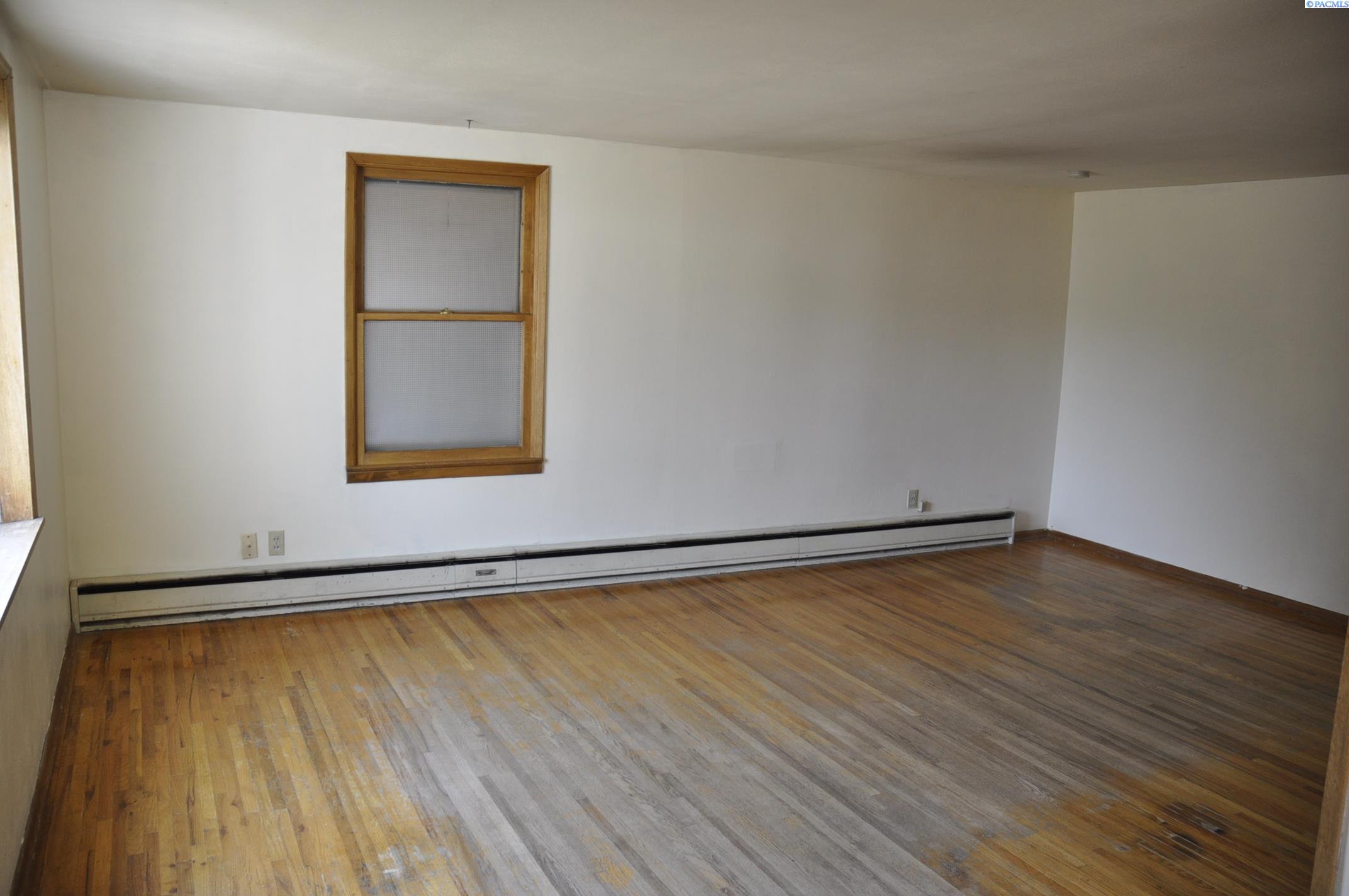 105 E 7th Street