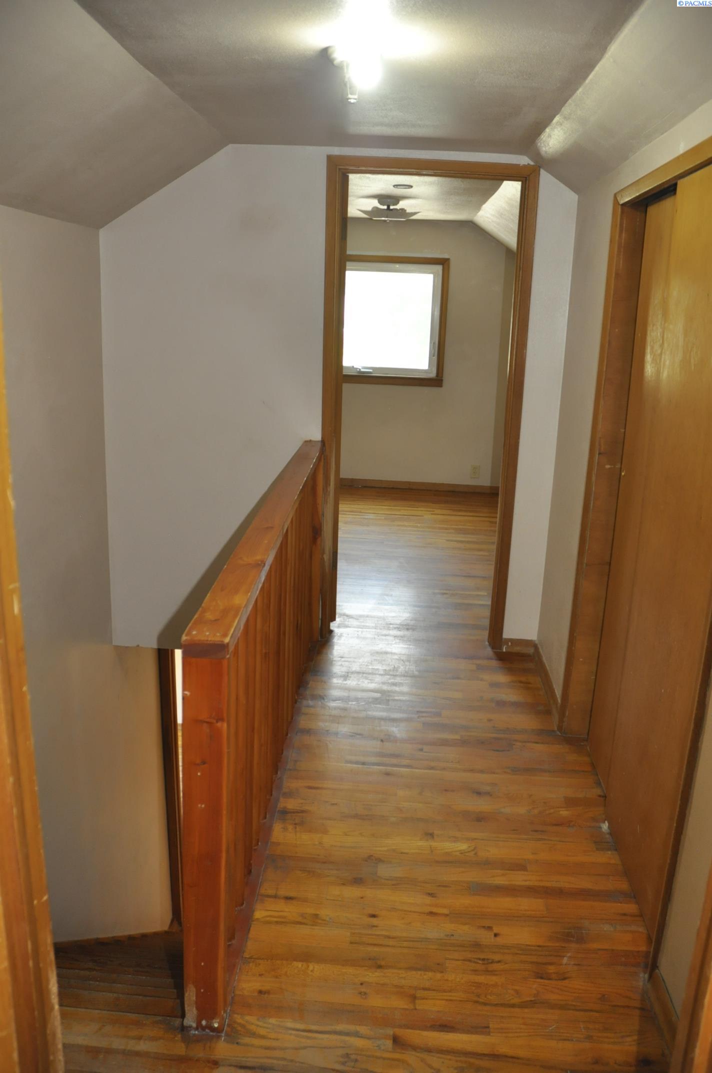 105 E 7th Street
