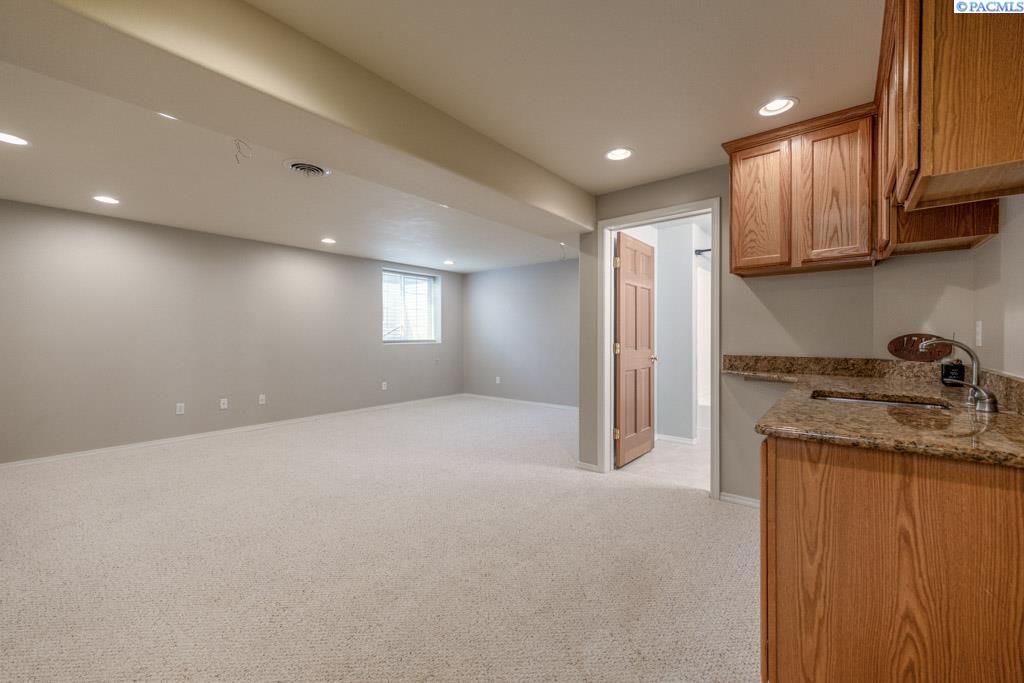 1715 NW Nicole Ct.