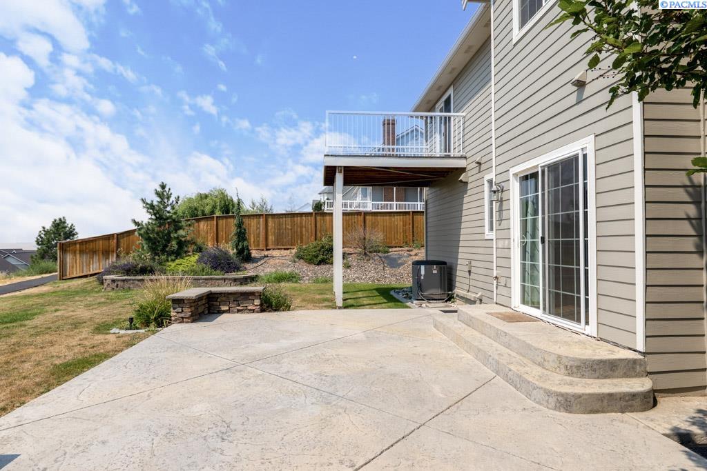 1715 NW Nicole Ct.