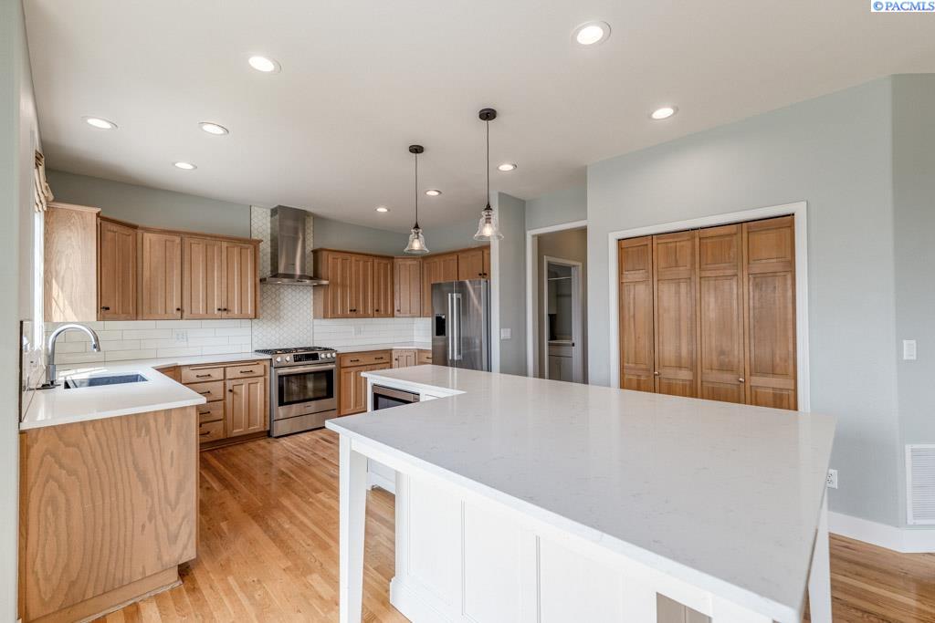 1715 NW Nicole Ct.