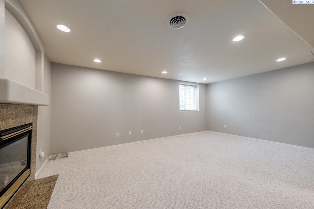 1715 NW Nicole Ct.