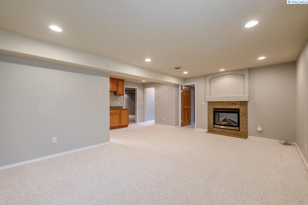 1715 NW Nicole Ct.