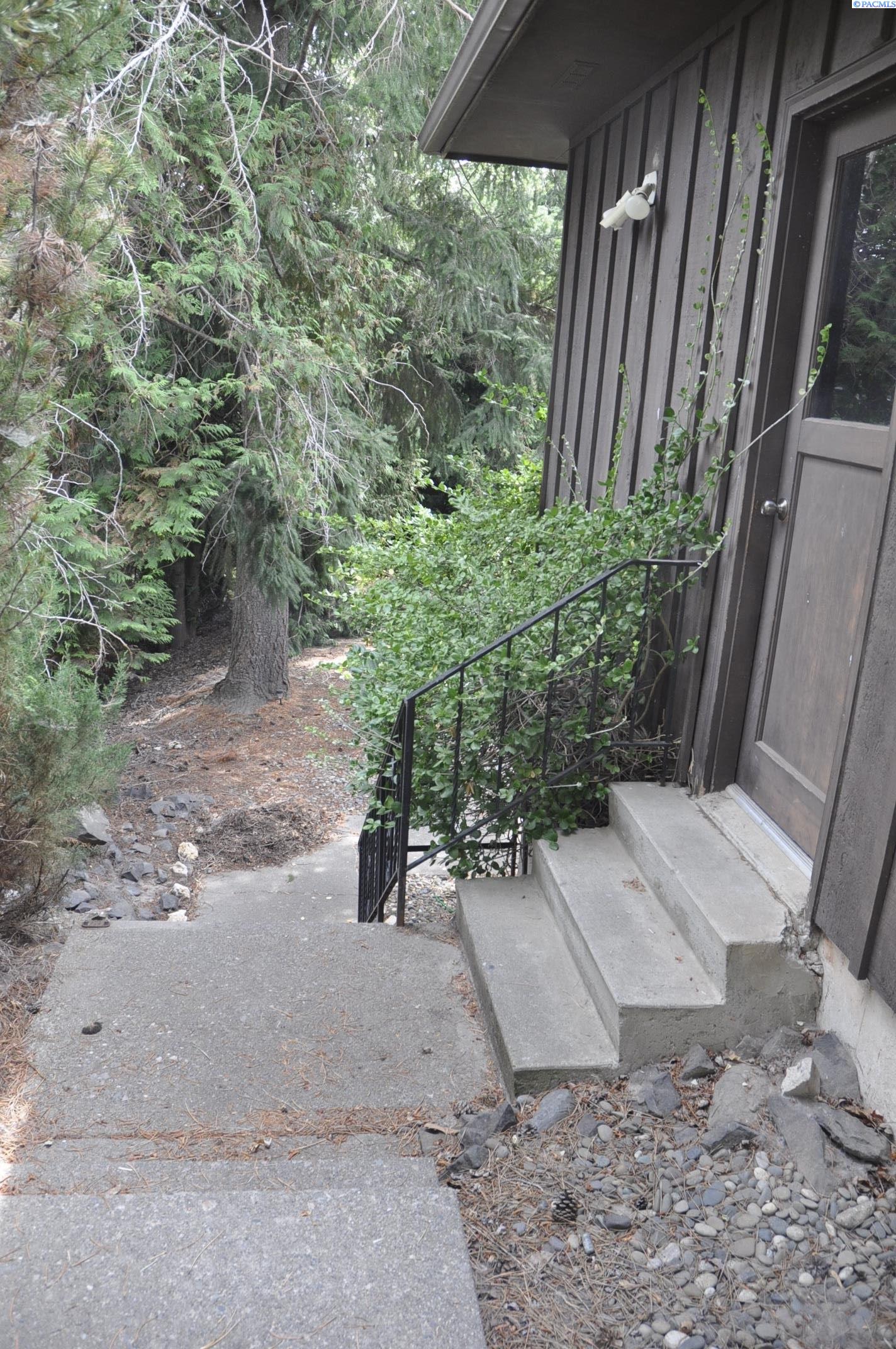 425 NW North Street