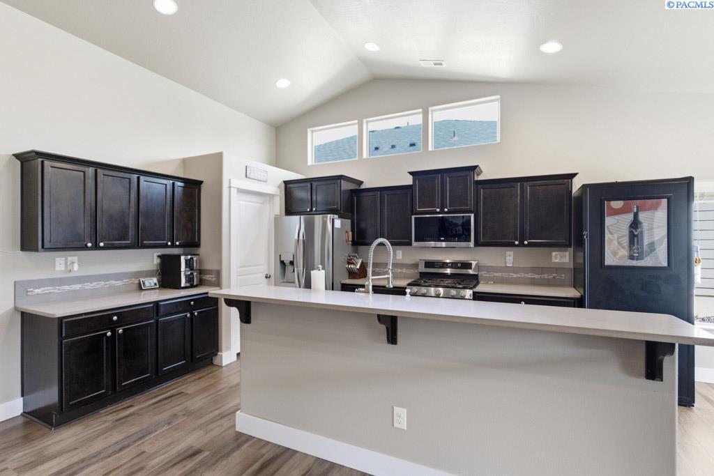 670 SW Wheat Ridge Dr
