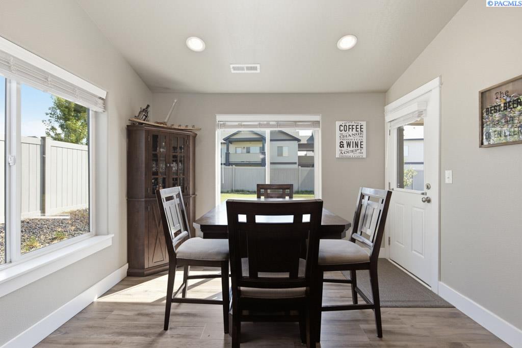 670 SW Wheat Ridge Dr