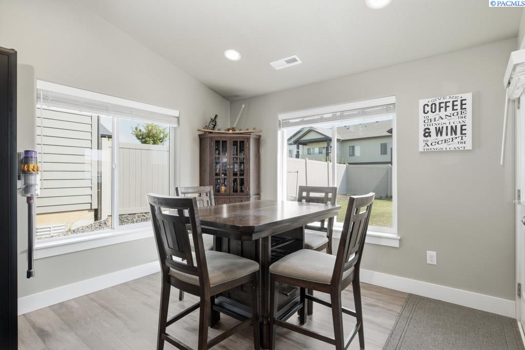 670 SW Wheat Ridge Dr