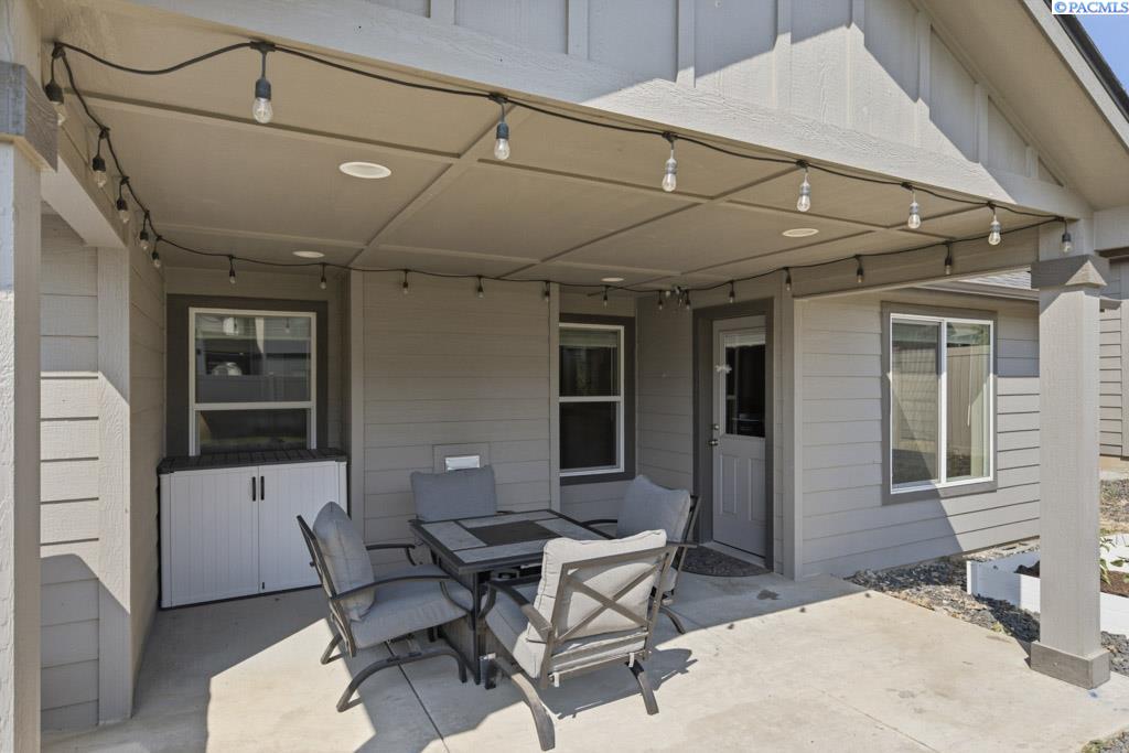 670 SW Wheat Ridge Dr
