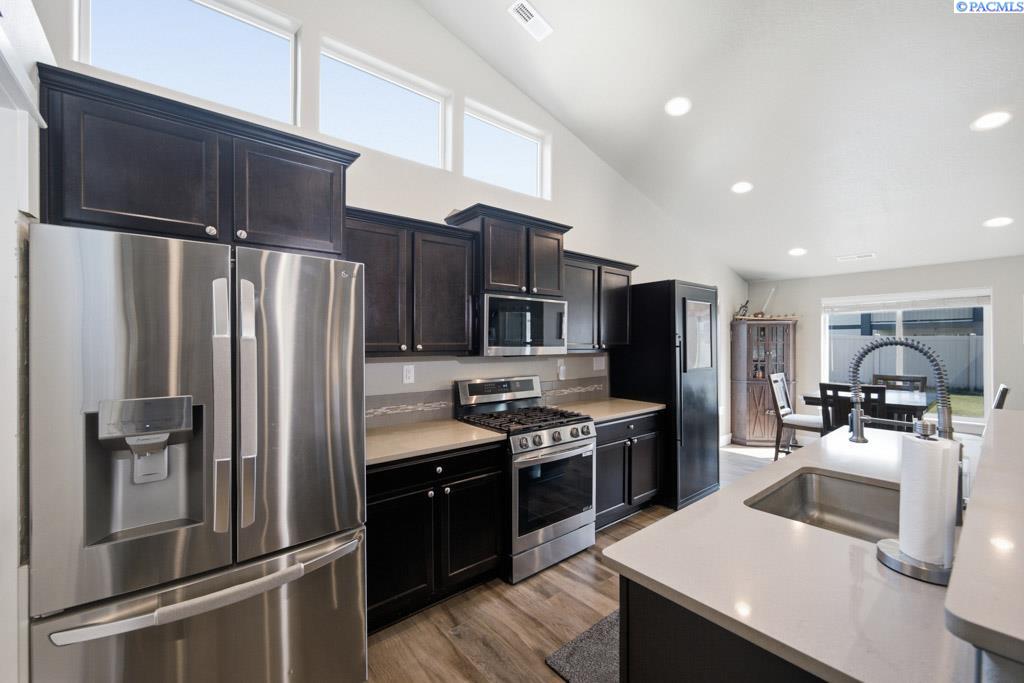 670 SW Wheat Ridge Dr
