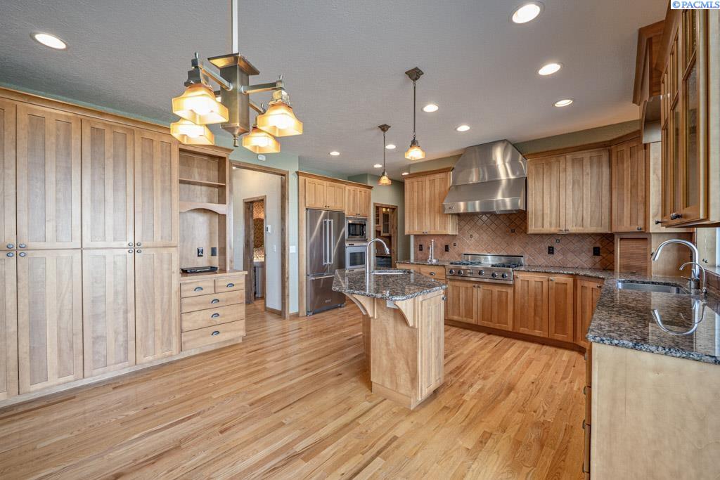 1720 NW Nicole Ct.