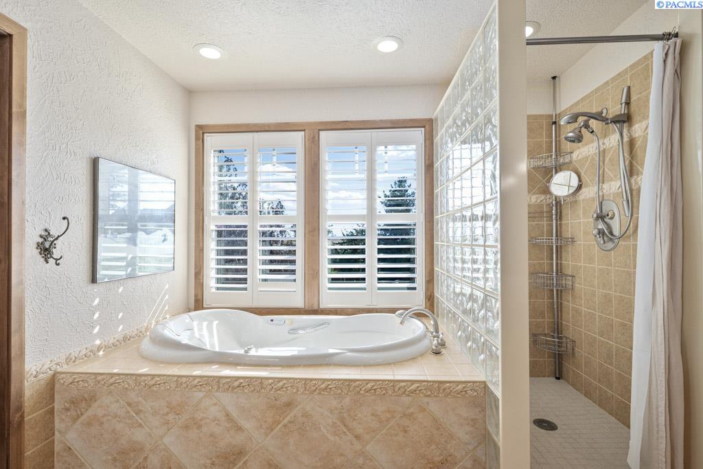 1720 NW Nicole Ct.