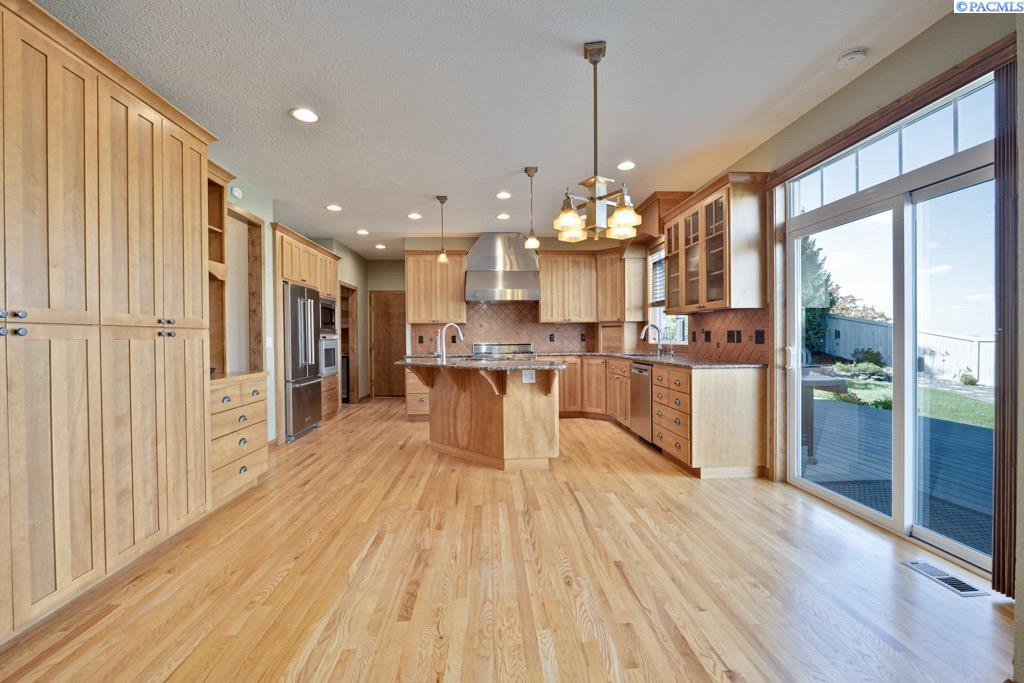 1720 NW Nicole Ct.