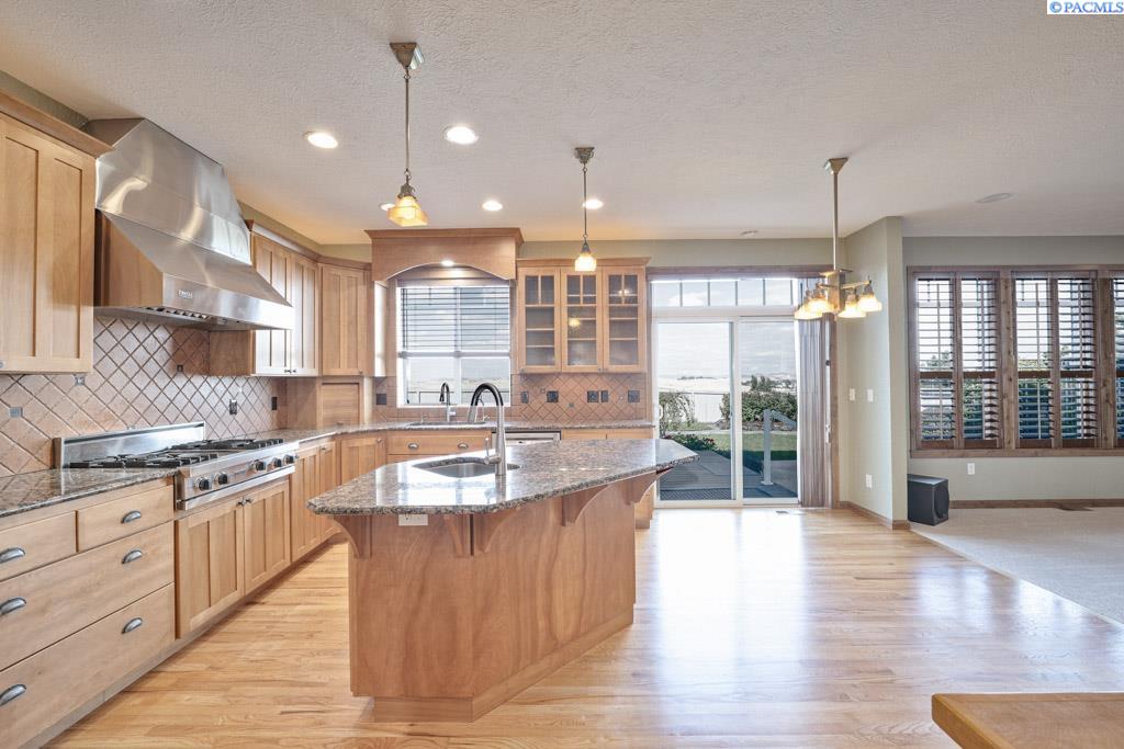 1720 NW Nicole Ct.
