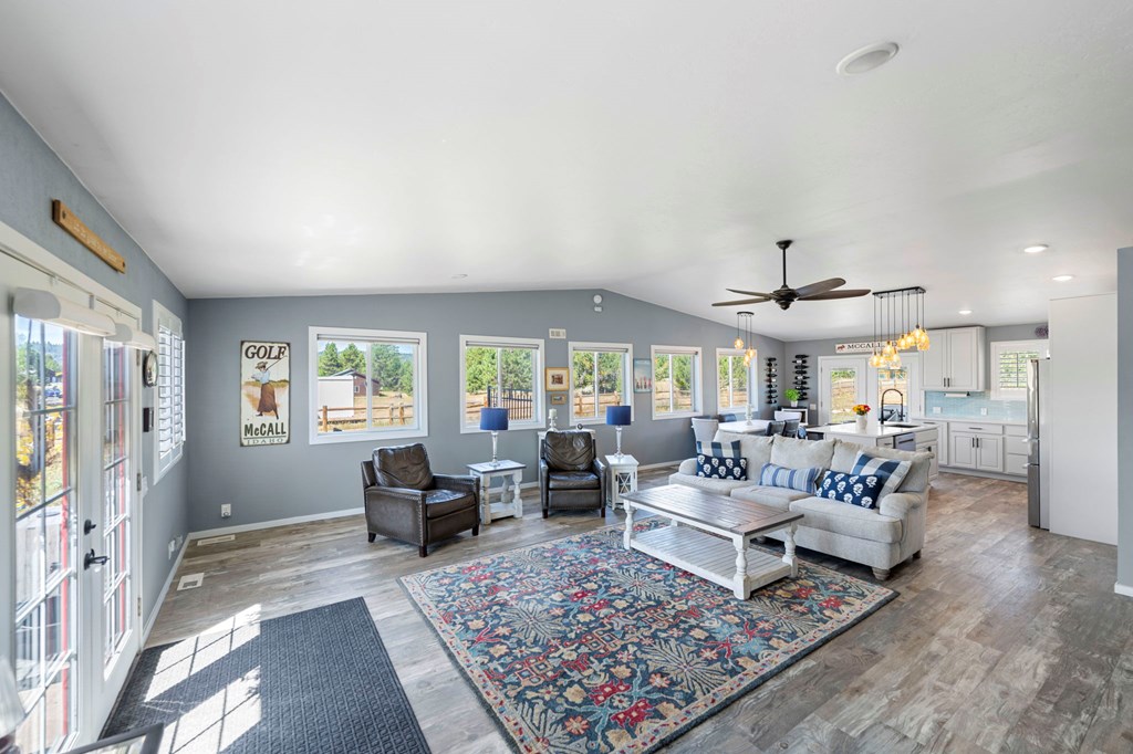 955 Valley View Lane, McCall