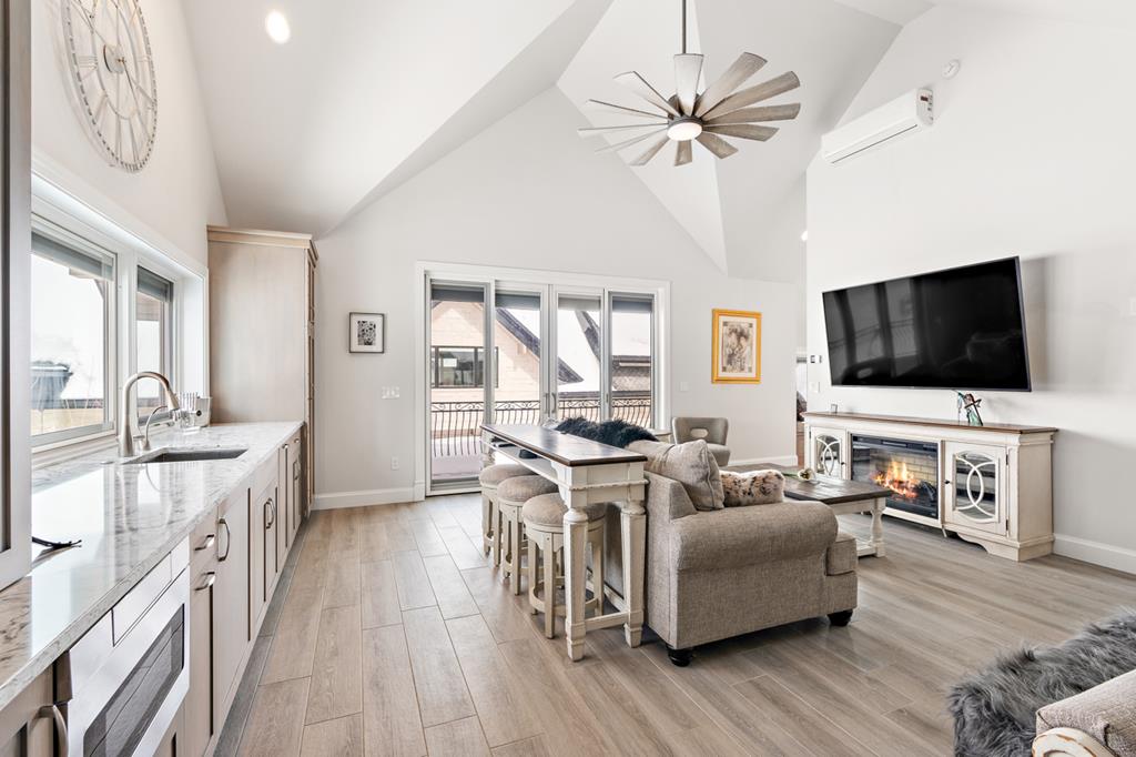 649 Migratory Ridge, McCall