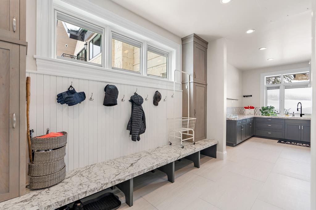 649 Migratory Ridge, McCall