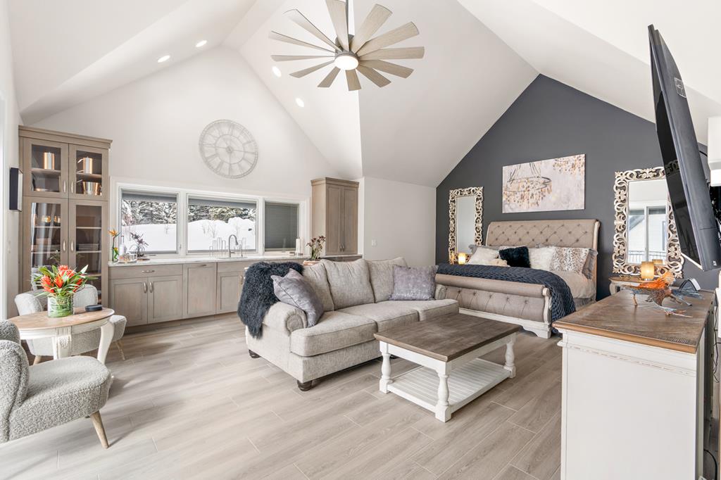 649 Migratory Ridge, McCall